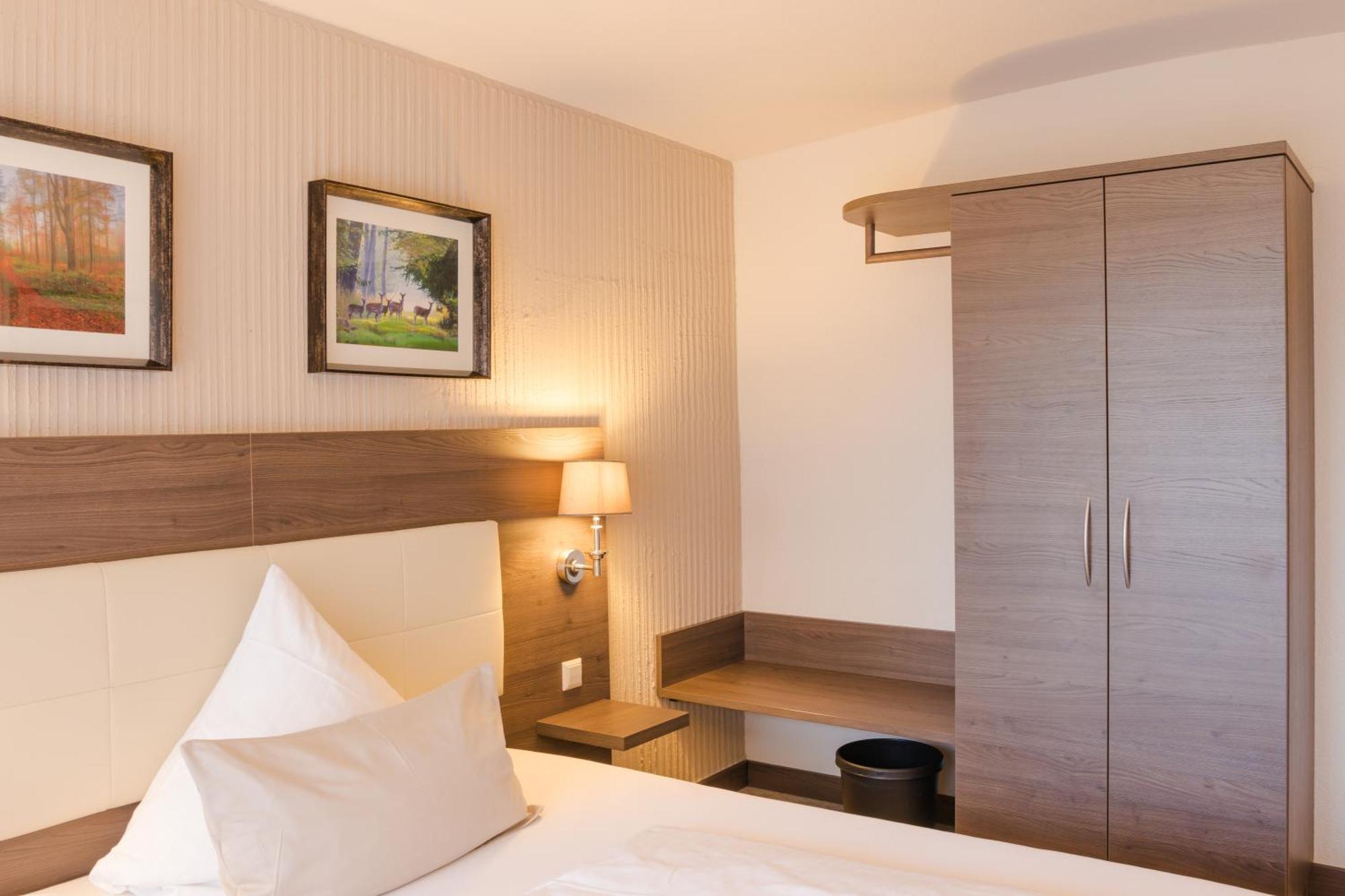 Parkhotel Luise Bad Herrenalb Phòng bức ảnh
