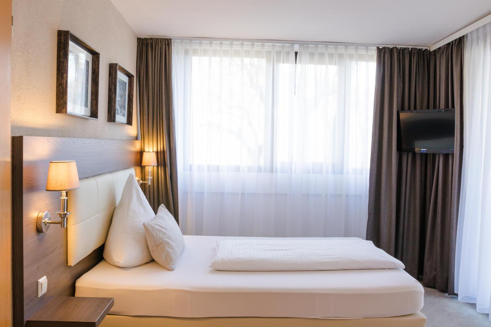 Parkhotel Luise Bad Herrenalb Phòng bức ảnh